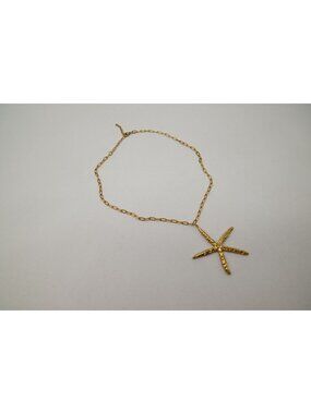 NWT Josslyn 18K Stainless Steel Tarnish Free Starfish Necklace Gold Dipped
